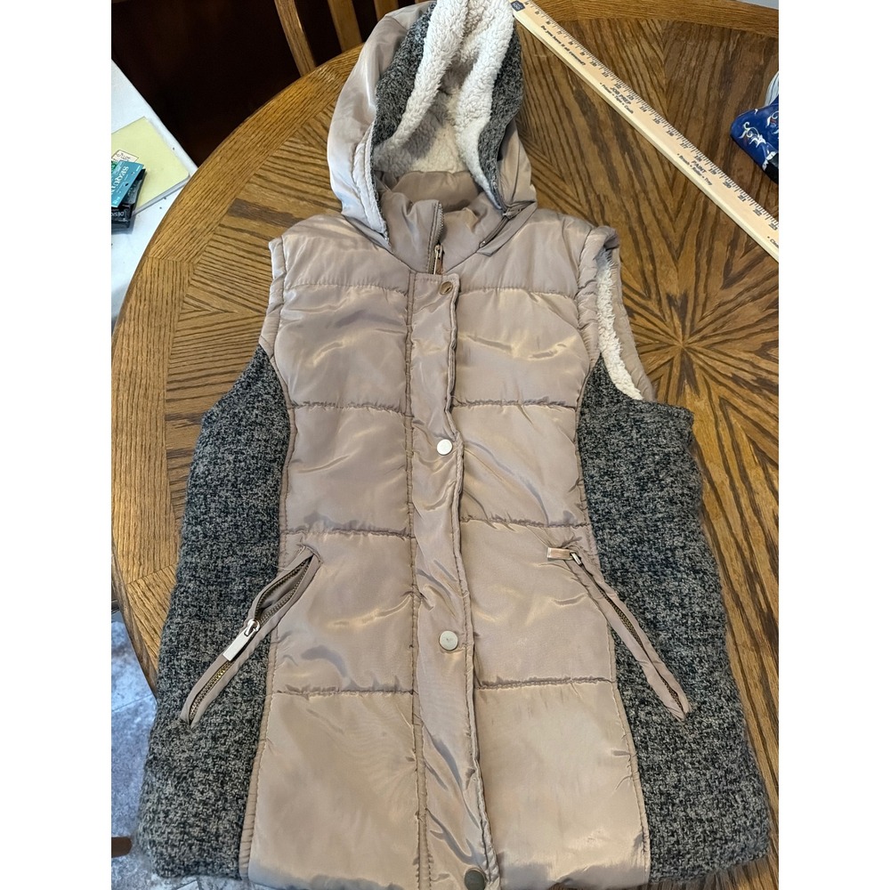 Ci Sono Womens Hooded Puffer Vest Tan Grey Faux Shearling Lined Large NYU1009F